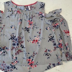 Women’s cold shoulder blouse Size XXL
